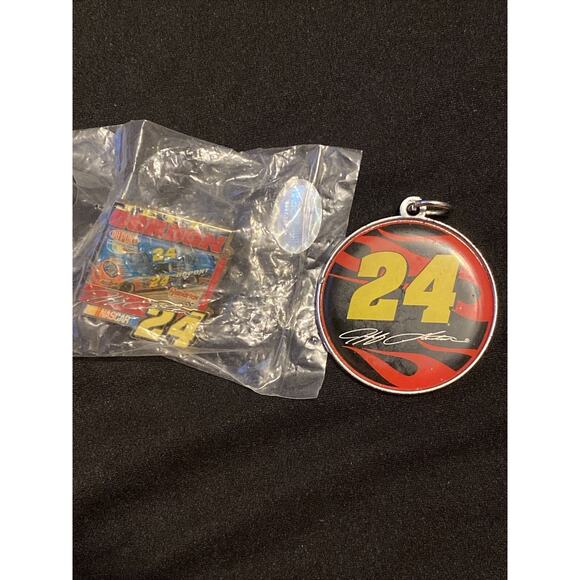 NASCAR 24 Jeff Gordon Collectors Enamel Lapel Pin 2006 Vintage, Hendrix DuPont - Picture 4 of 4